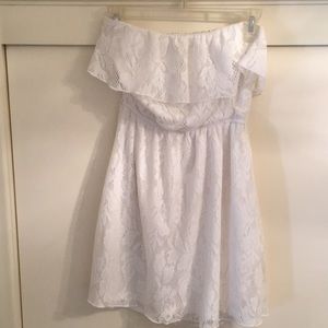 White lace strapless dress